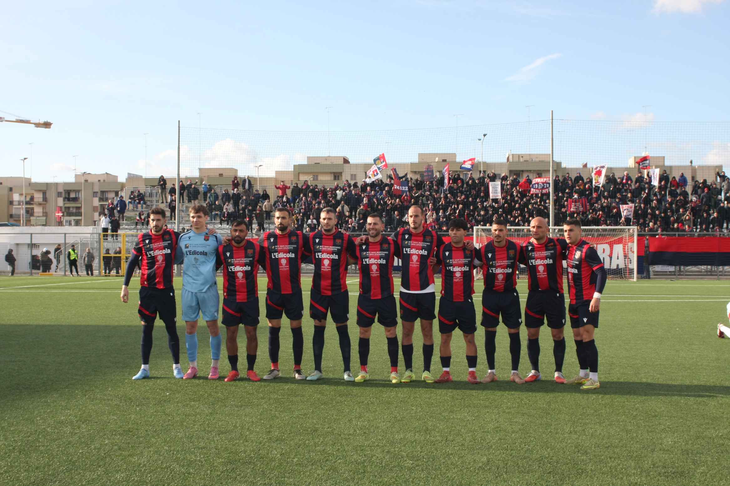 Squadra scherata in campo